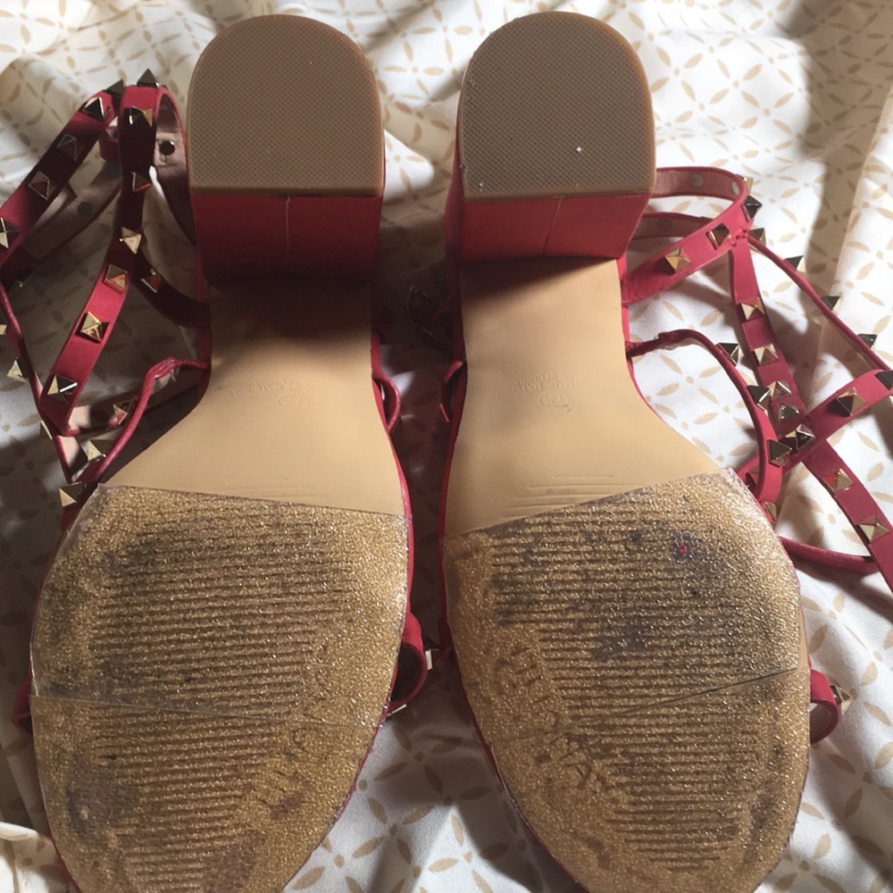 Red stud heel - Picture 5 of 7